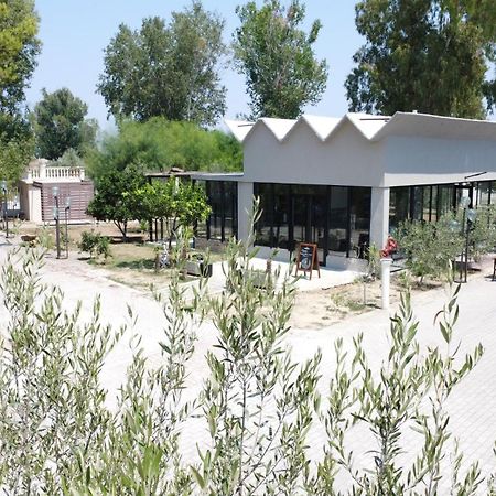 Kavalona Park Hotel Vlore Exterior photo