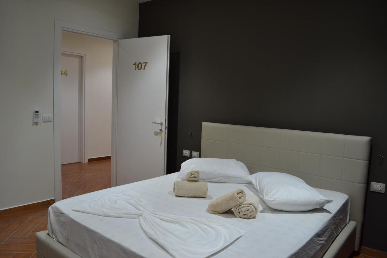Kavalona Park Hotel Vlore Exterior photo