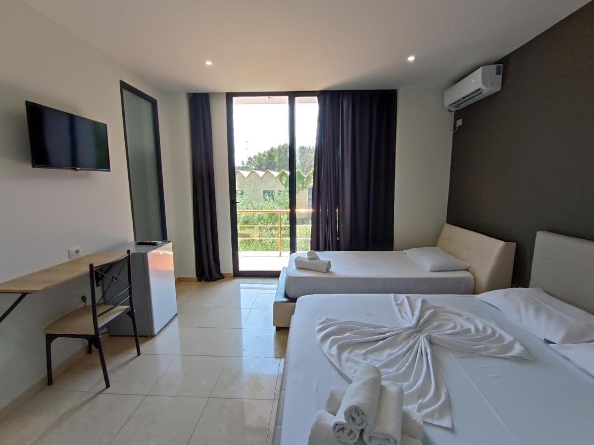 Kavalona Park Hotel Vlore Exterior photo