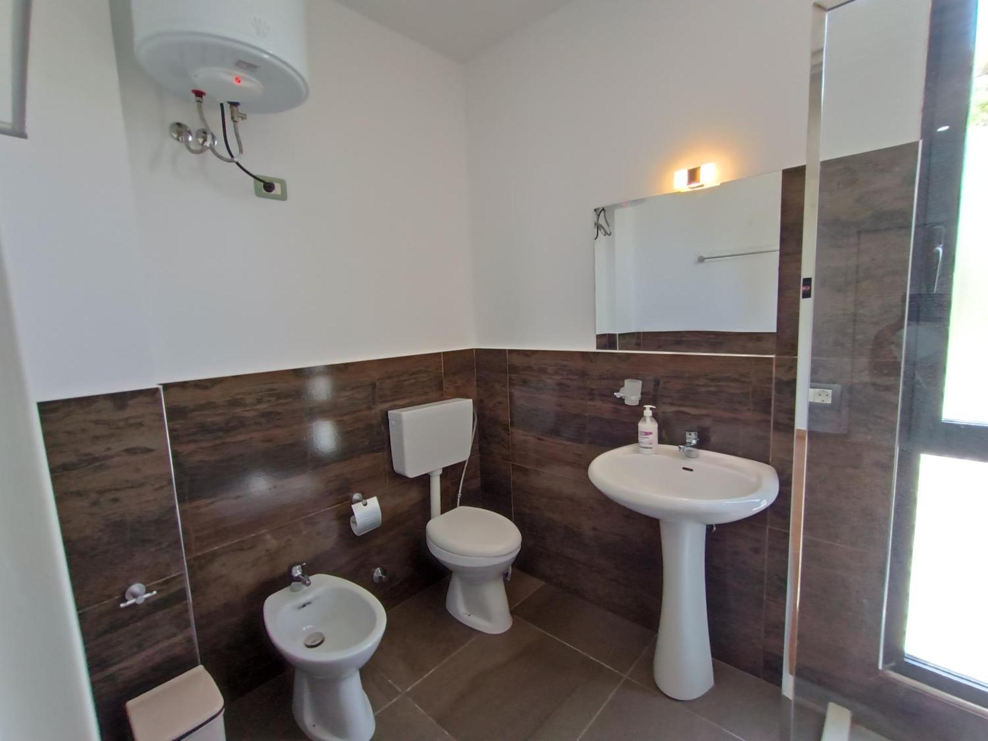 Kavalona Park Hotel Vlore Room photo