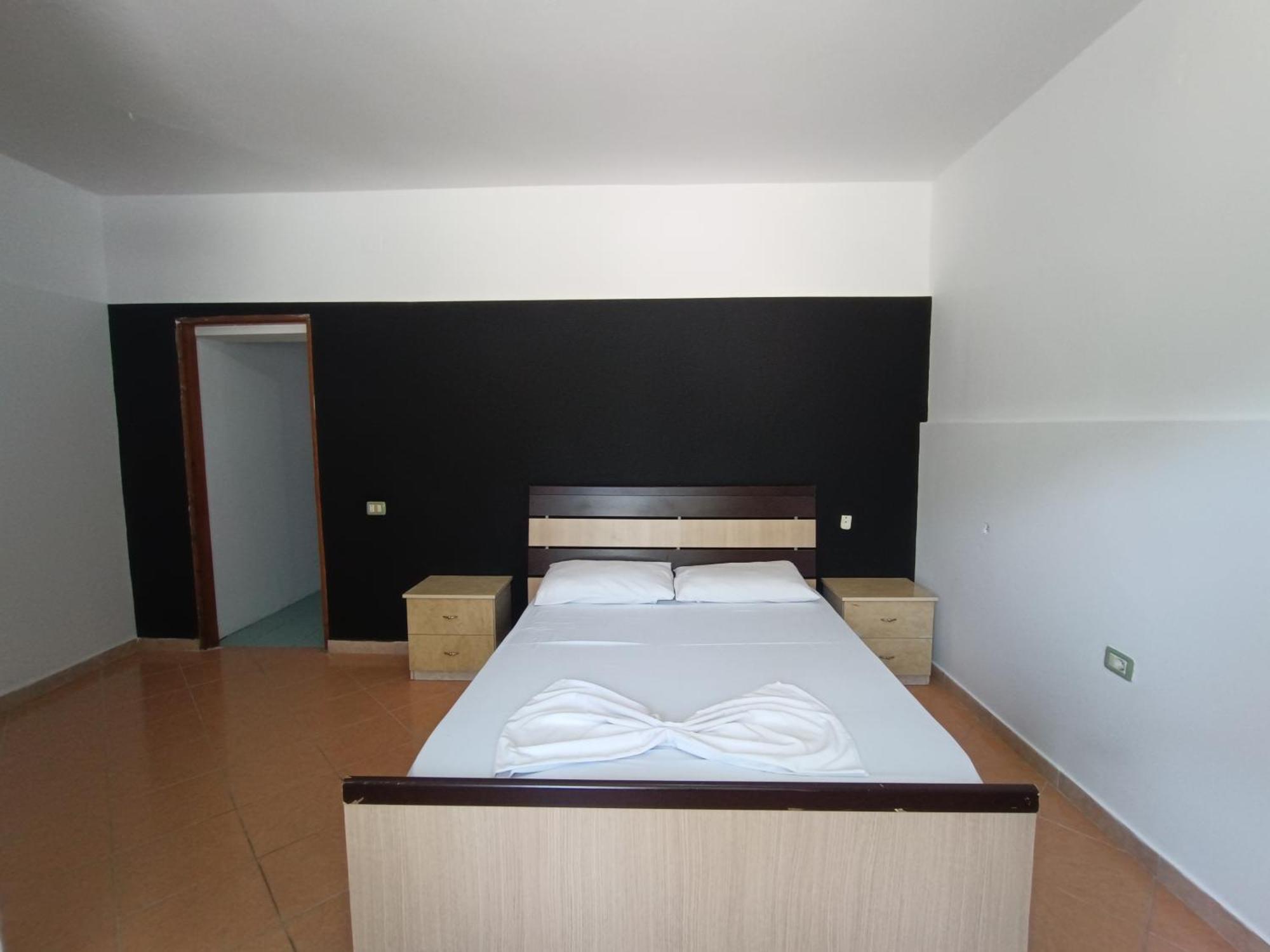 Kavalona Park Hotel Vlore Room photo